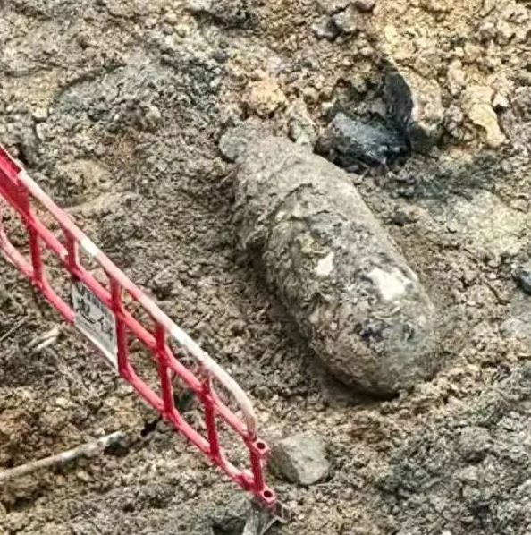 香港闹市发现战时炸弹，6000人紧急疏散！警方通报：内有500磅高性能TNT炸药，外壳完整无缺