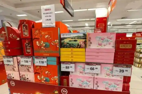 礼盒月饼普降价 散装月饼“冲上天”