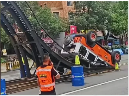 北汽集团针对网传 “212 汽车爬坡过程中翻车” 发布澄清声明